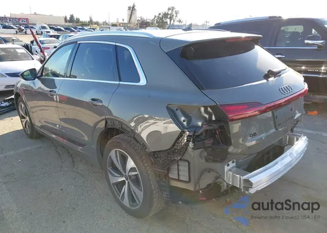 2024 Audi Q8 E-Tron Premium Quattro z USA, uszkodzony, nr VIN WA14AAGE0RB015891